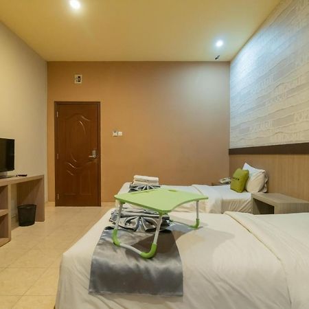 Urbanview Hotel Best Skip Palembang Dış mekan fotoğraf