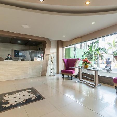 Urbanview Hotel Best Skip Palembang Dış mekan fotoğraf